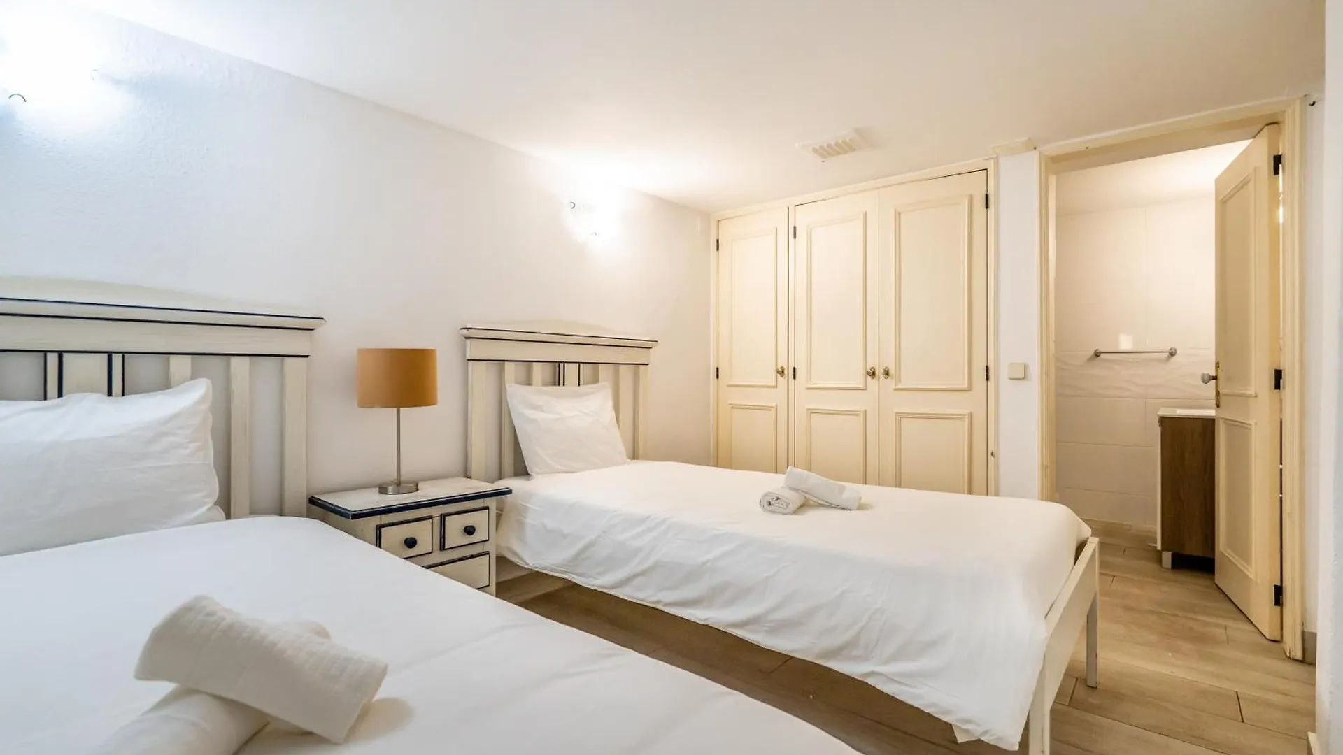 Villa Home Out Golf - Vilamoura Algarve - 7 Rooms & Pool