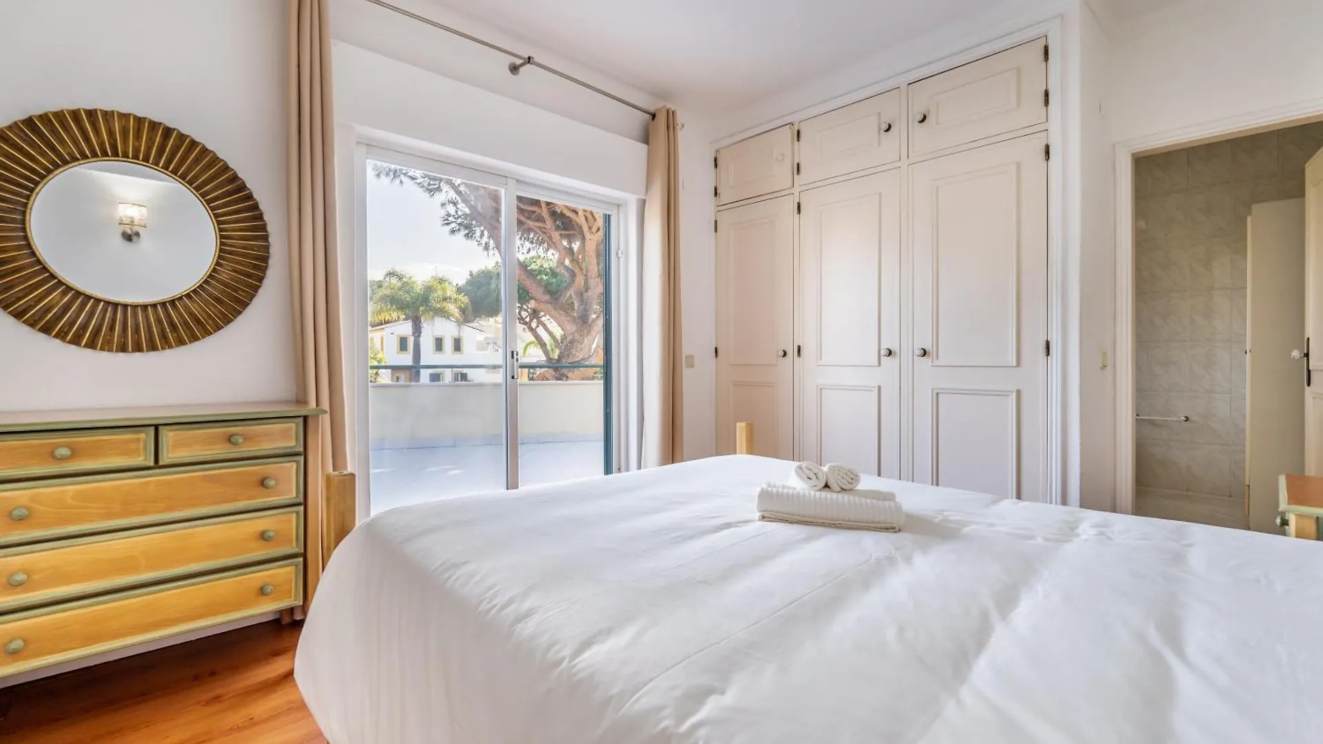 Villa Home Out Golf - Vilamoura Algarve - 7 Rooms & Pool